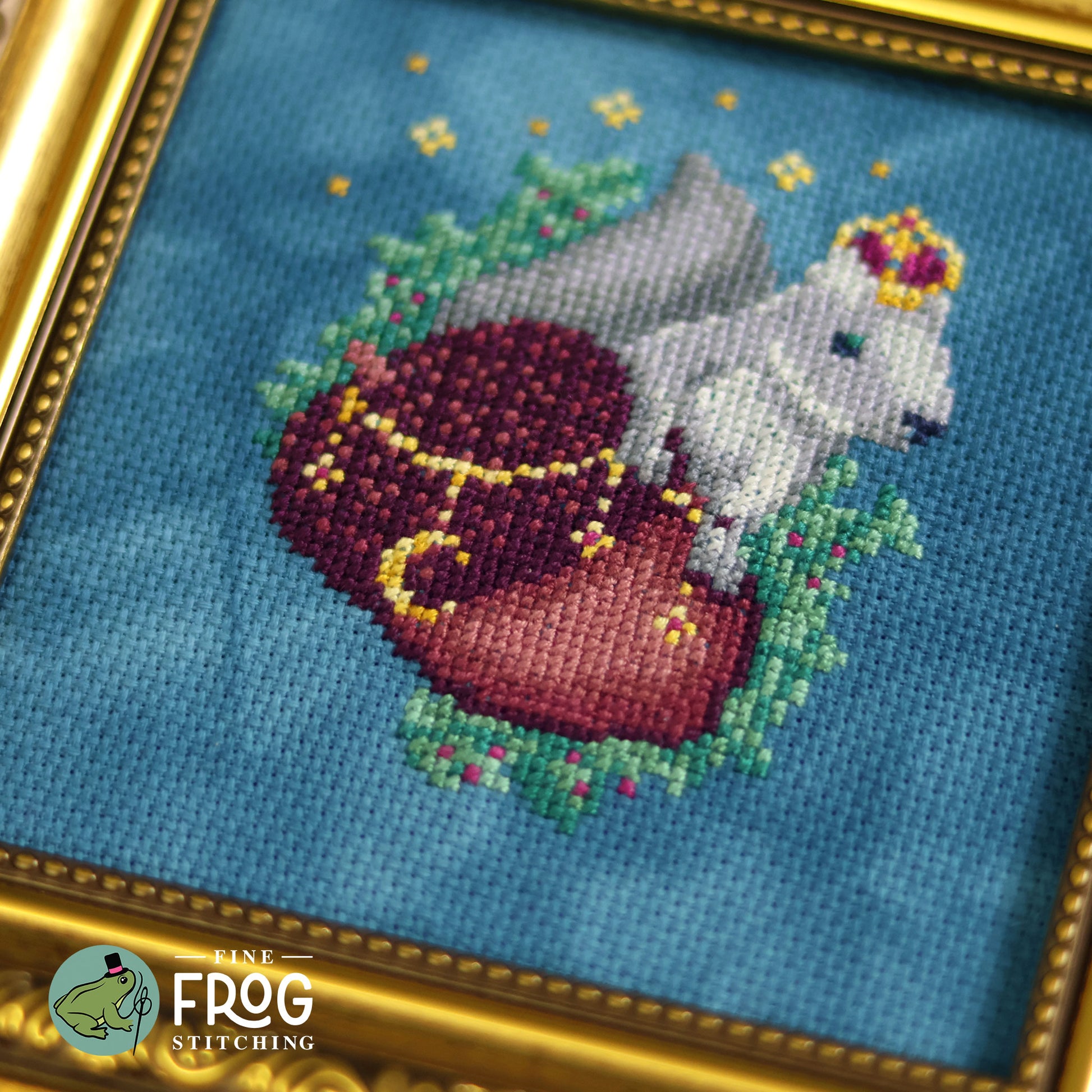 Squirrel Acorn Christmas Cross Stitch Pattern PDF Winter Animal Acorn Yule Acorn King Stitched Example Detail