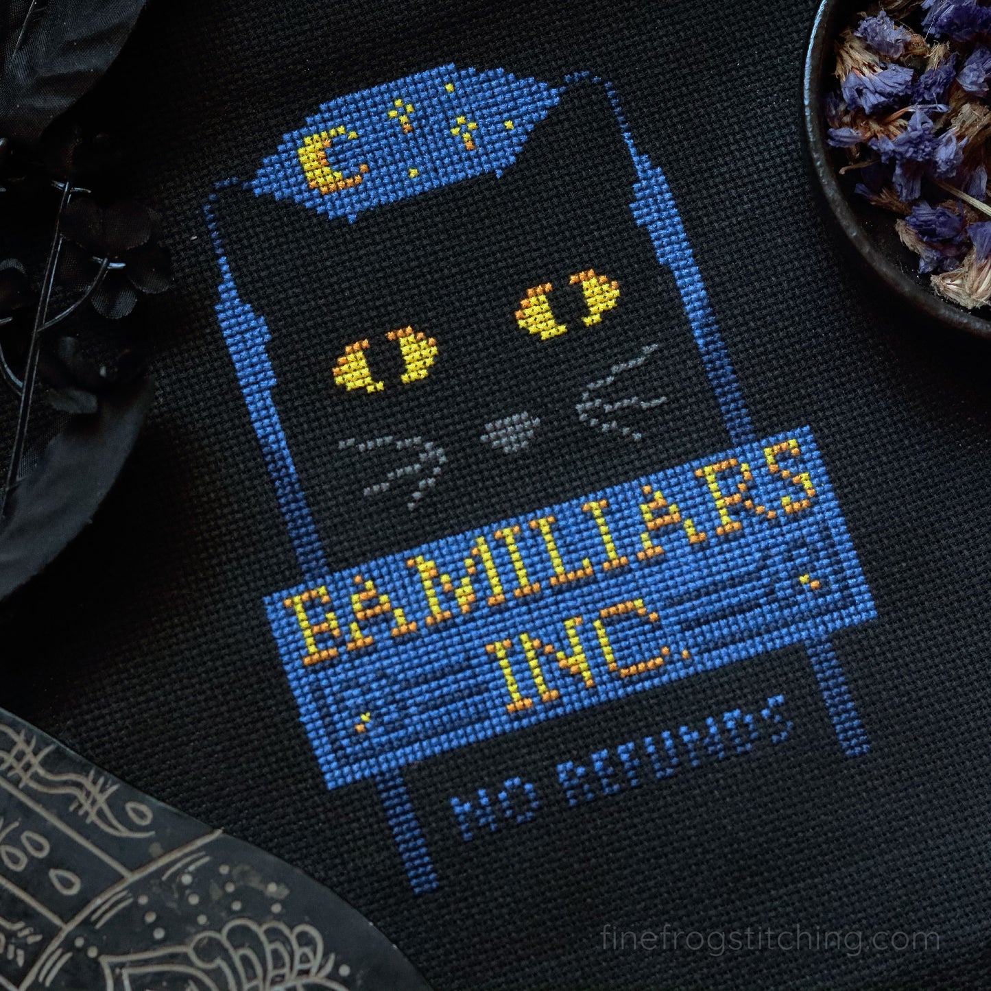 Familiars Inc - PDF black cat Halloween cross stitch pattern